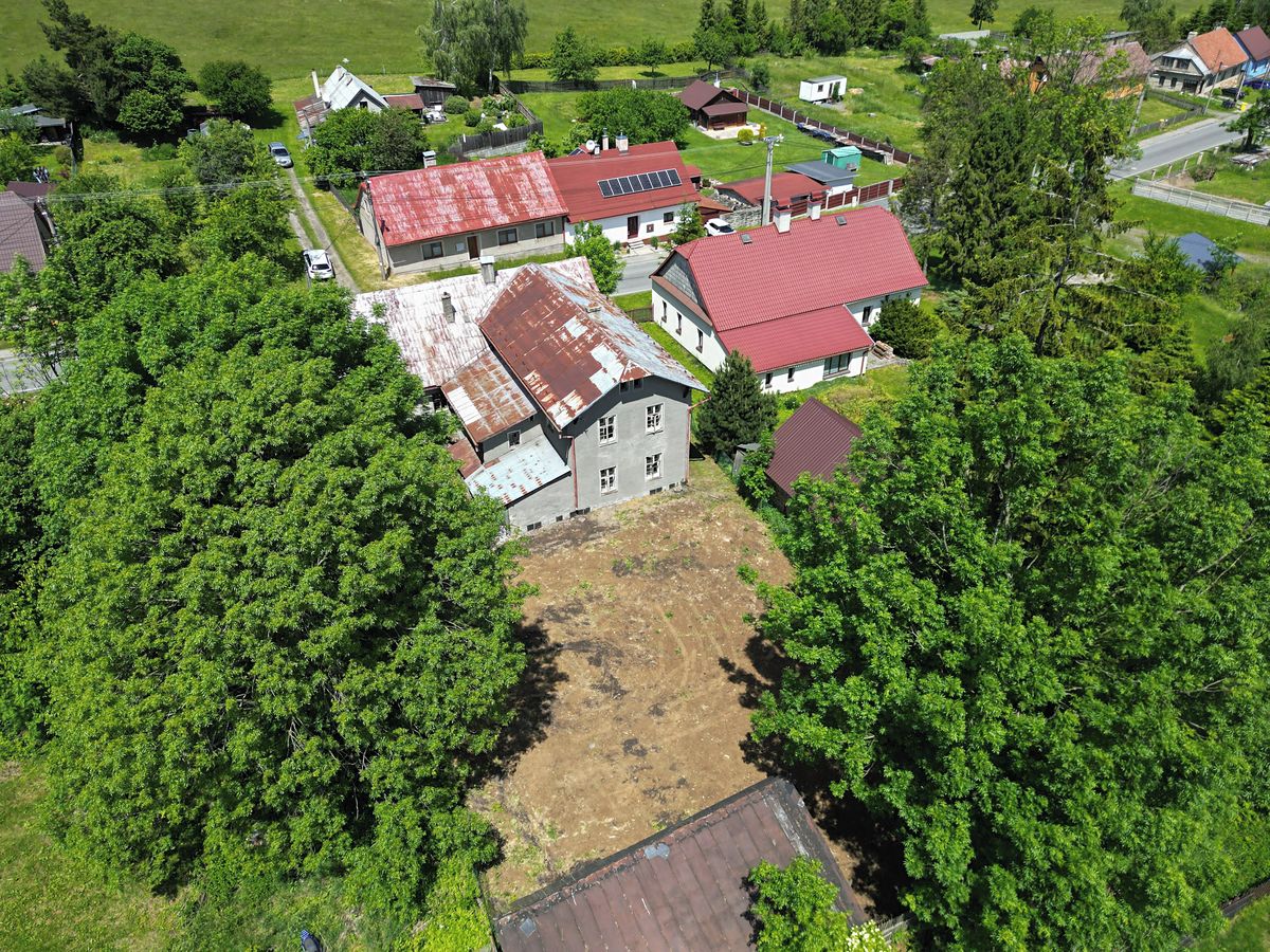 Prodej rodinného domu 234 m², pozemek 1080 m² – fotografie 3