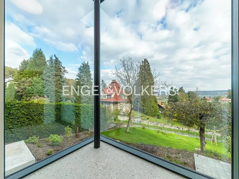Pronájem vily 356 m², pozemek 1389 m², Černošice – náhled fotky 2