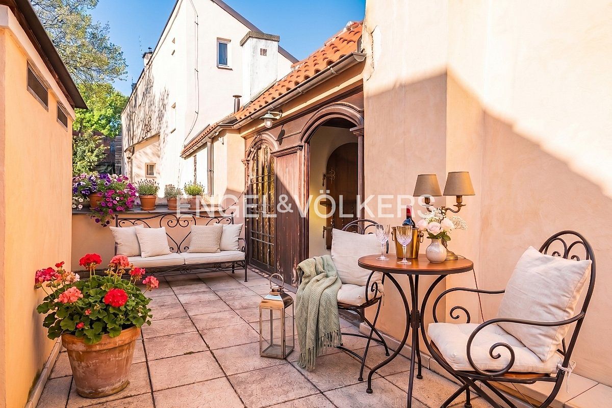 Pronájem rodinného domu 201 m², pozemek 104 m²