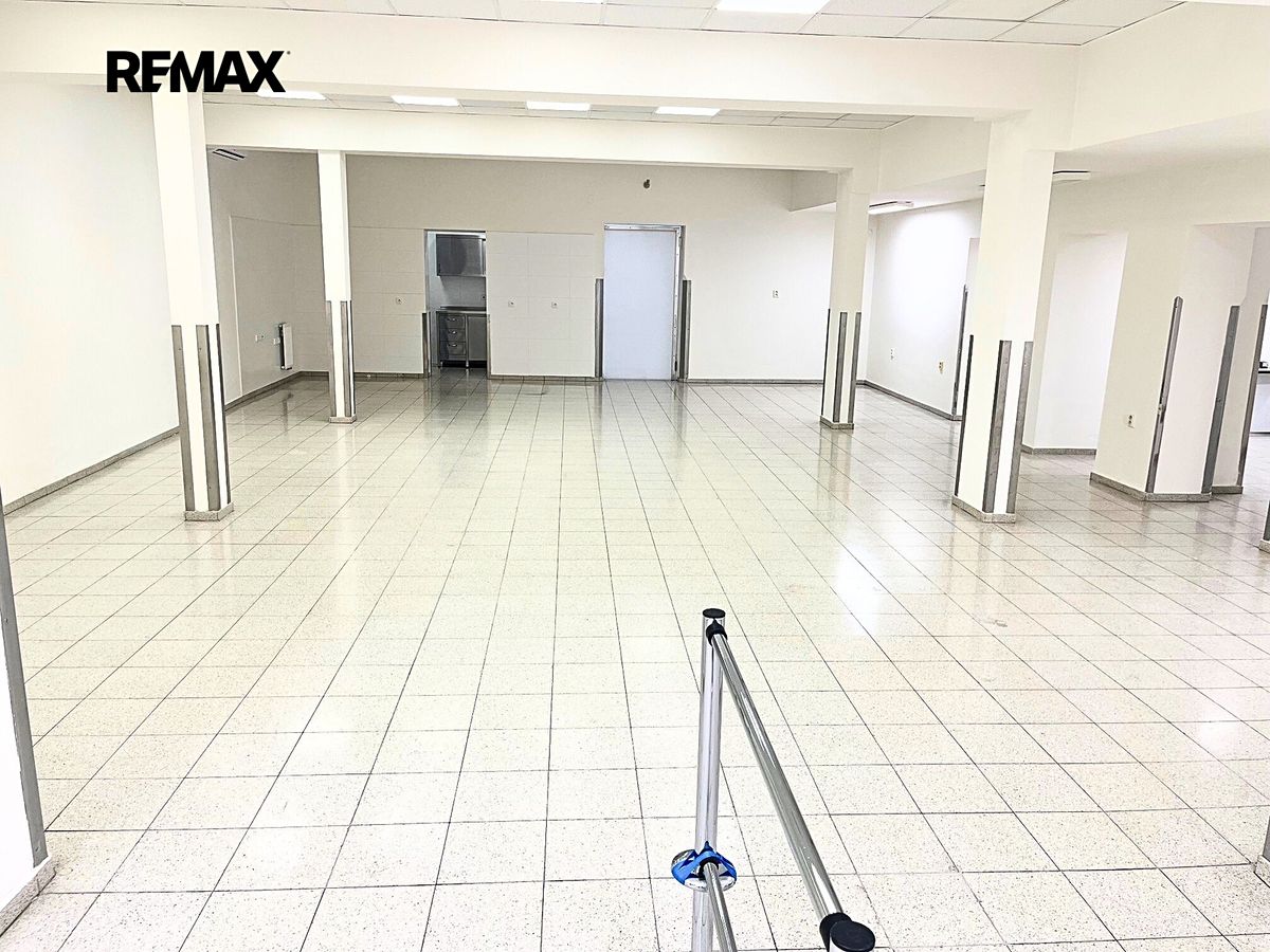 Pronájem obchodního prostoru 224 m² – fotografie 2