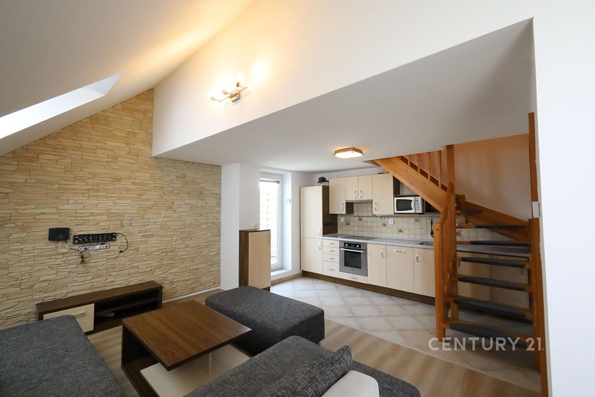 Pronájem bytu 3+kk 61 m²