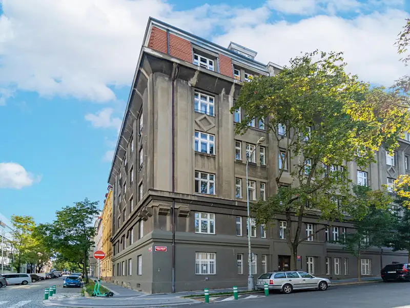 Prodej bytu 2+1 85 m², Praha – náhled fotky 1