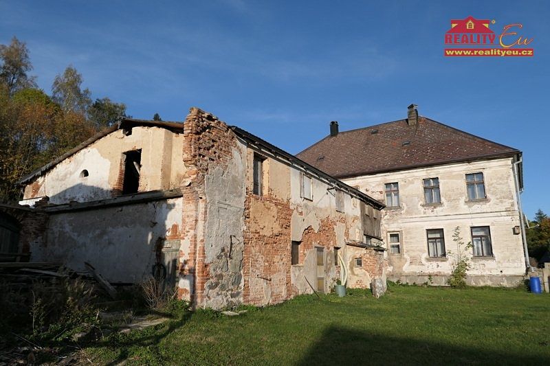 Prodej rodinného domu 560 m², pozemek 2200 m² – fotografie 3