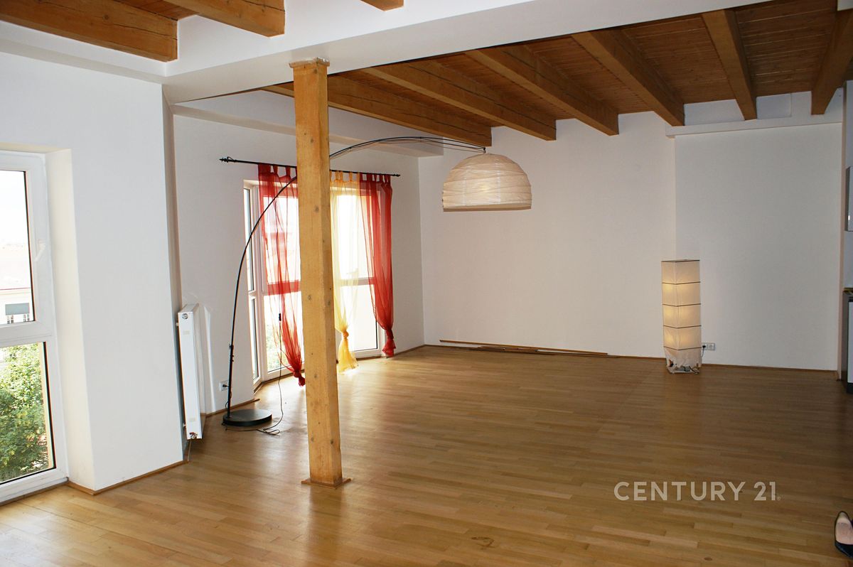 Pronájem bytu 2+kk 120 m²