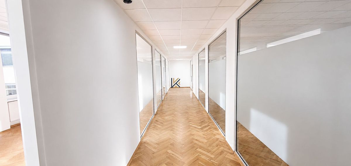 Pronájem kanceláře 280 m² – fotografie 2