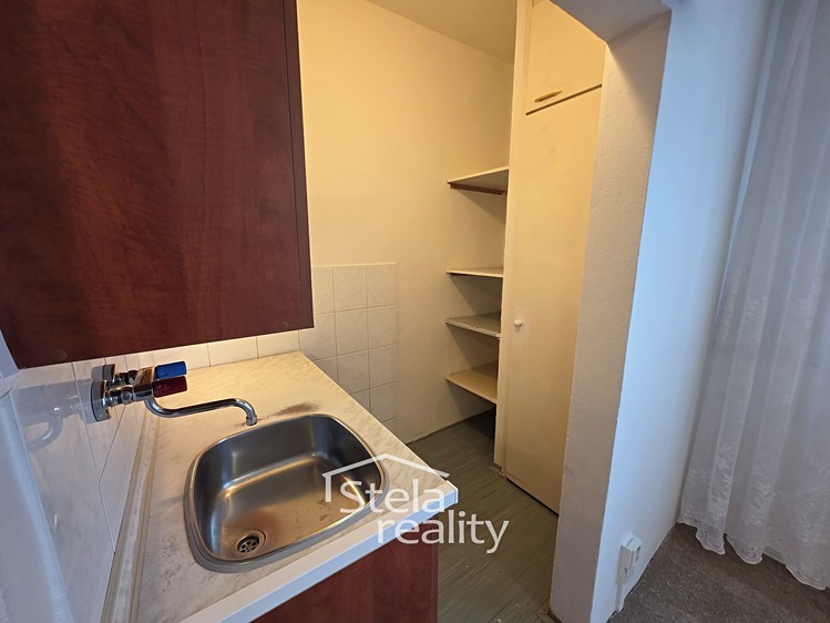 Pronájem bytu 1+kk, 29 m² (8 z 9)