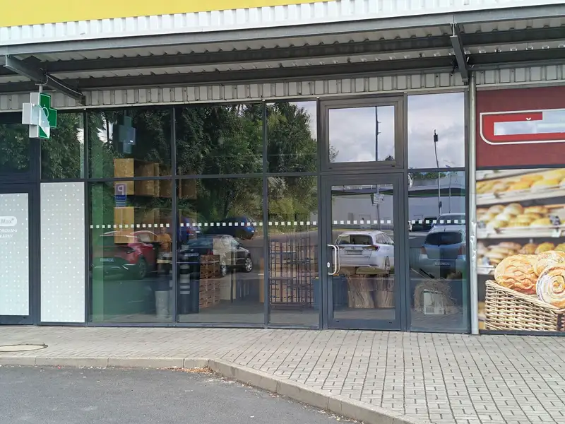 Pronájem obchodního prostoru 48 m², Bílina – náhled fotky 2