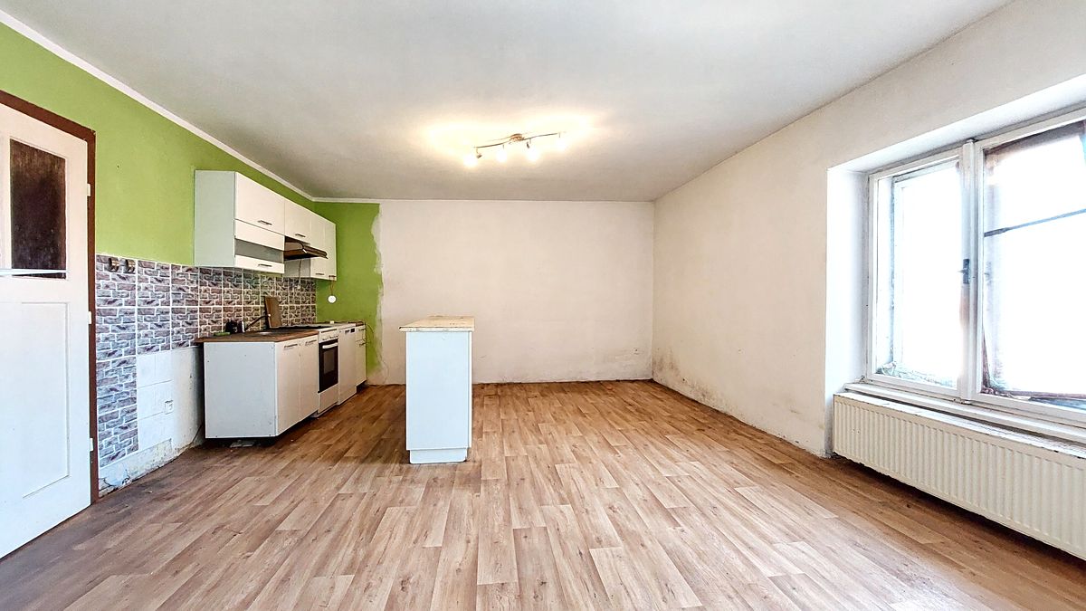 Prodej rodinného domu 170 m², pozemek 1486 m² – fotografie 2