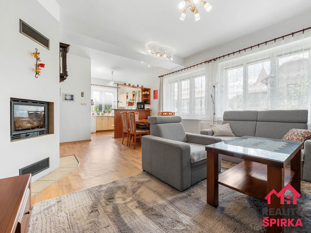 Prodej rodinného domu 160 m², pozemek 702 m² – fotografie 4
