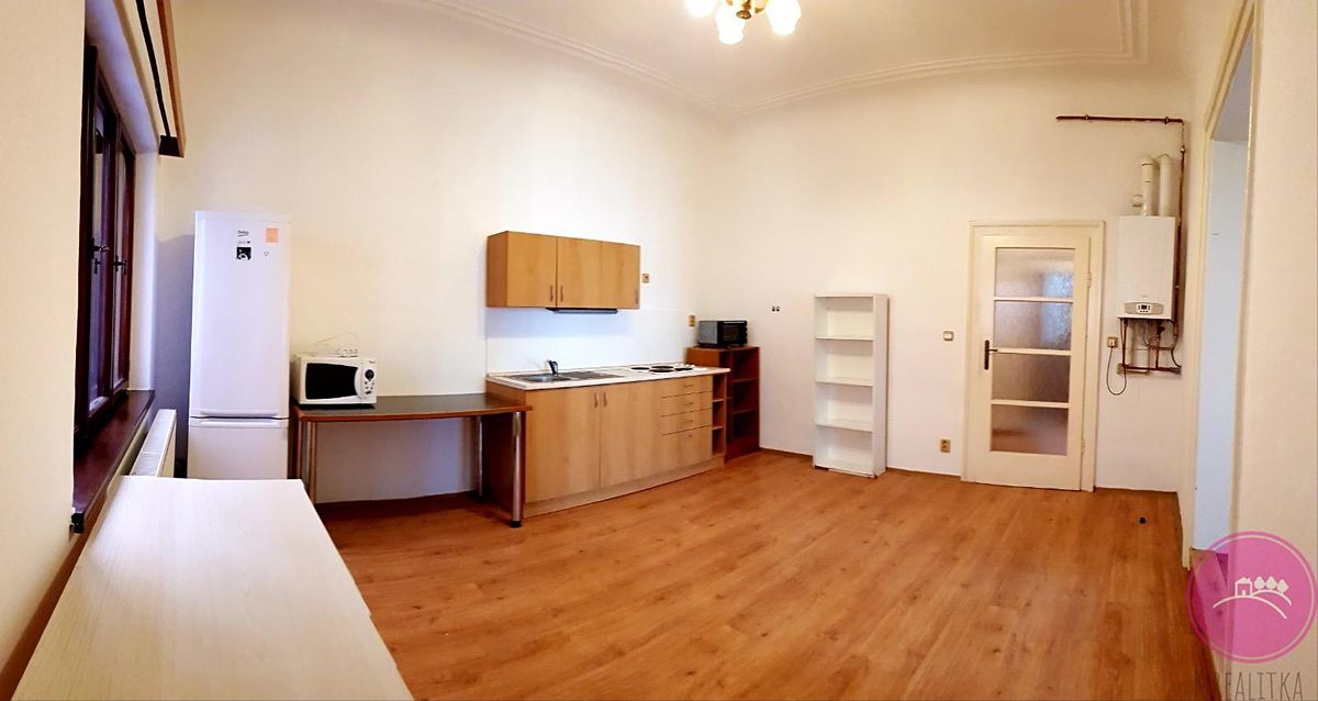 Pronájem bytu 2+1 100 m² – fotografie 2