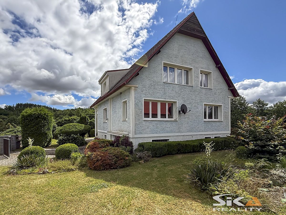 Prodej rodinného domu 150 m², pozemek 1261 m² – fotografie 2