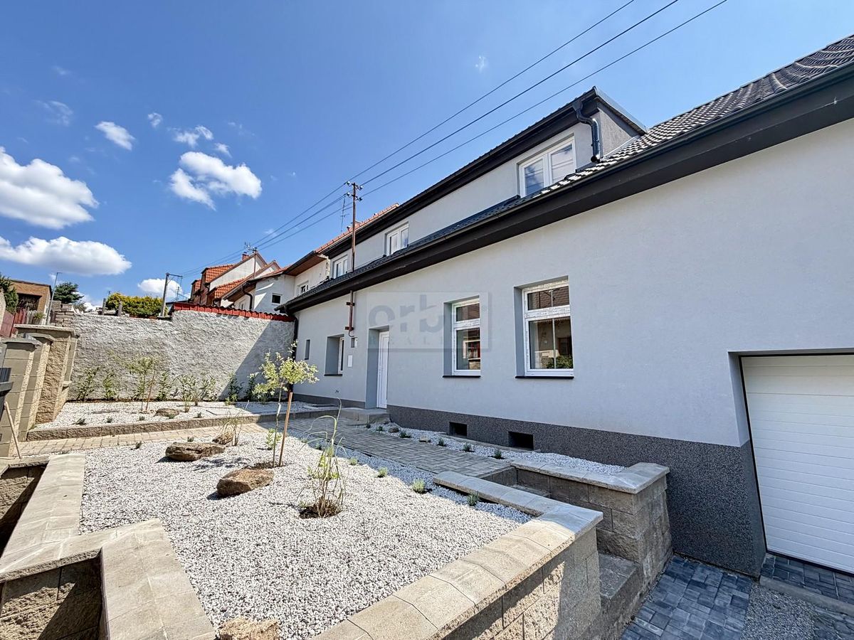 Prodej rodinného domu 240 m², pozemek 223 m² – fotografie 3