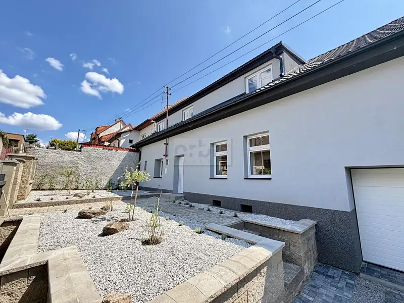 Prodej rodinného domu 240 m², pozemek 223 m², Lišany – náhled fotky 3