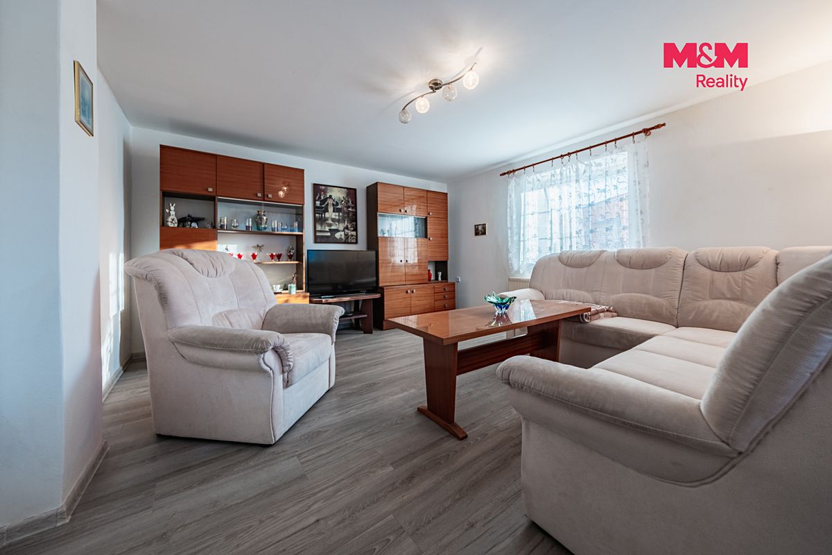 Prodej rodinného domu 86 m², pozemek 352 m² – fotografie 2