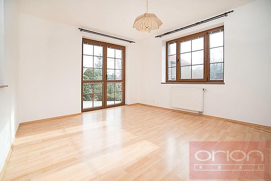 Pronájem rodinného domu 390 m², pozemek 903 m² – fotografie 5