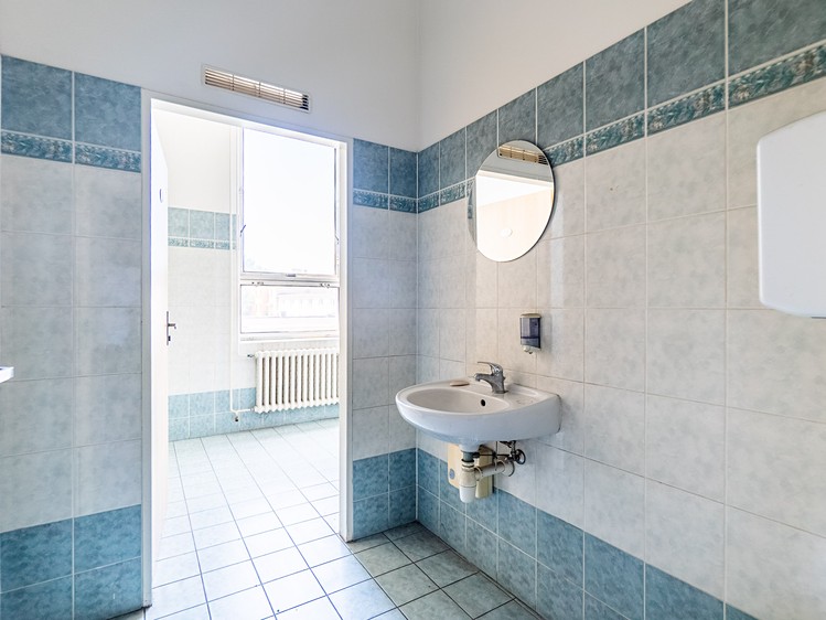 Комерційне приміщення на продаж, 1 254 м² (28 з 32)