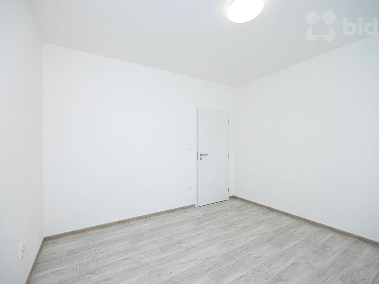Pronájem bytu 2+kk, 58 m² (6 z 12)