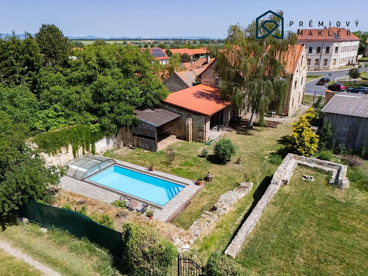 Prodej rodinného domu 200 m², pozemek 1287 m²