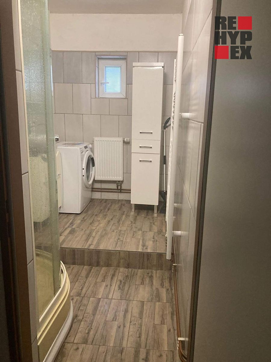 Pronájem bytu 2+kk 140 m² – fotografie 3