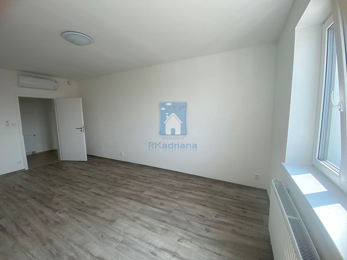 Pronájem bytu 2+kk 78 m² – fotografie 4