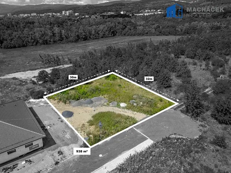 Prodej stavebního pozemku 938 m², Lom – náhled fotky 2