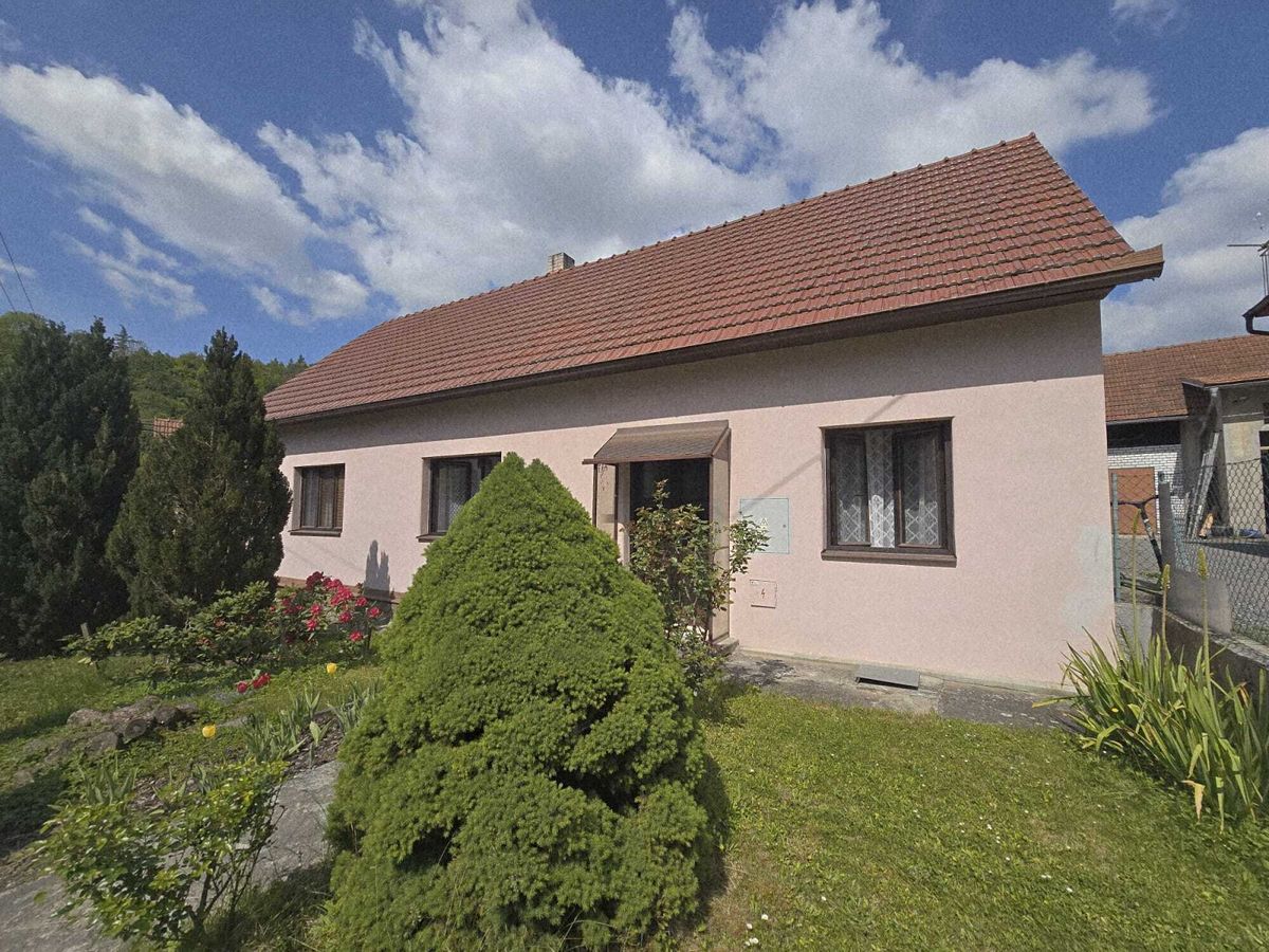 Prodej rodinného domu 167 m², pozemek 687 m² – fotografie 3