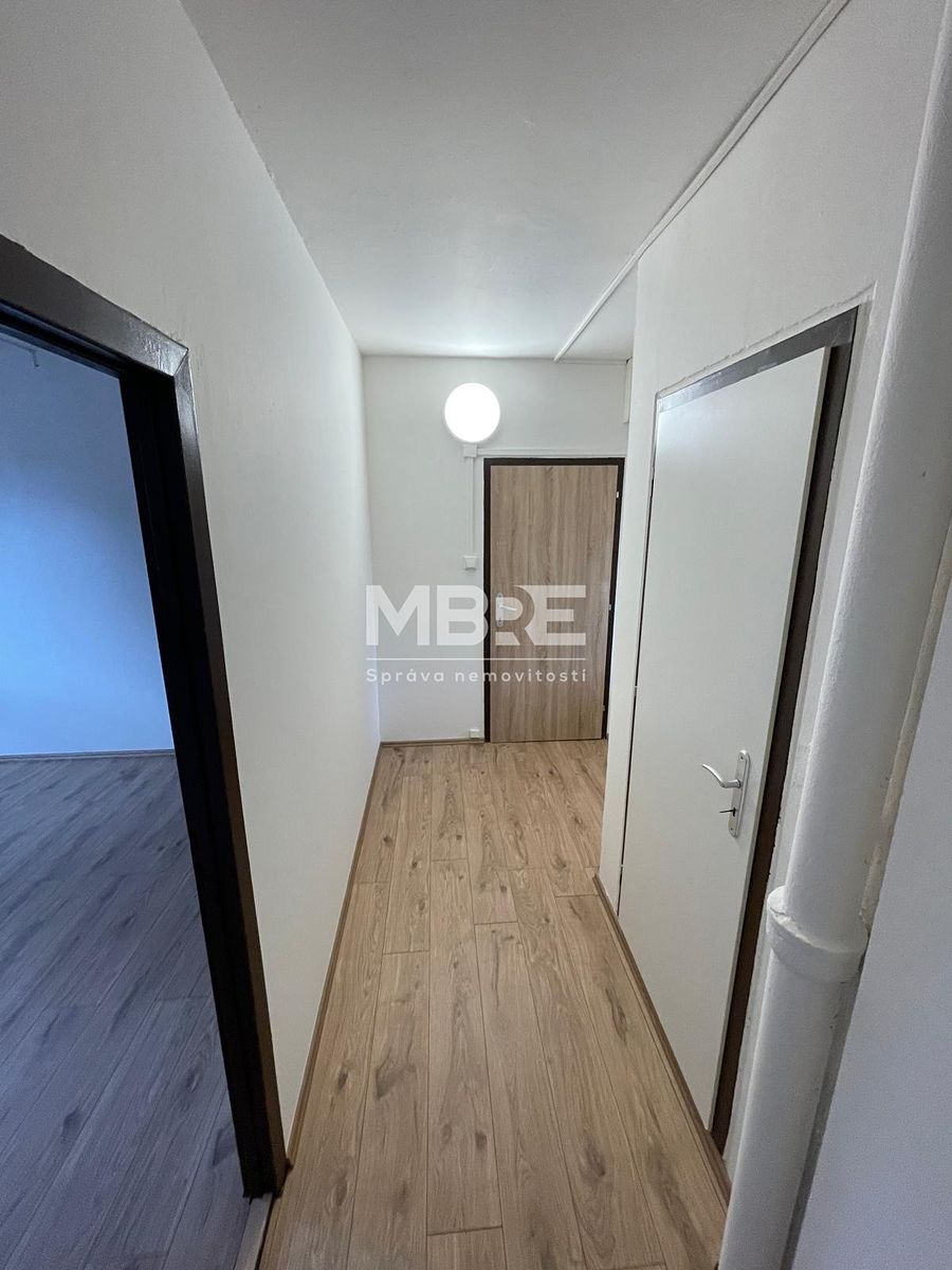 Pronájem bytu 2+1 43 m² – fotografie 4
