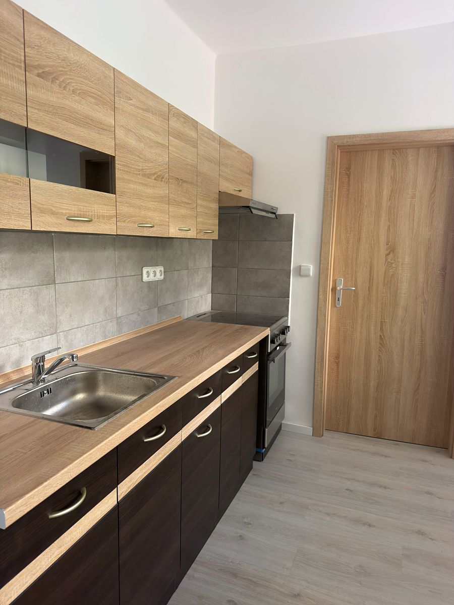 Prodej rodinného domu 145 m², pozemek 68 m² – fotografie 5