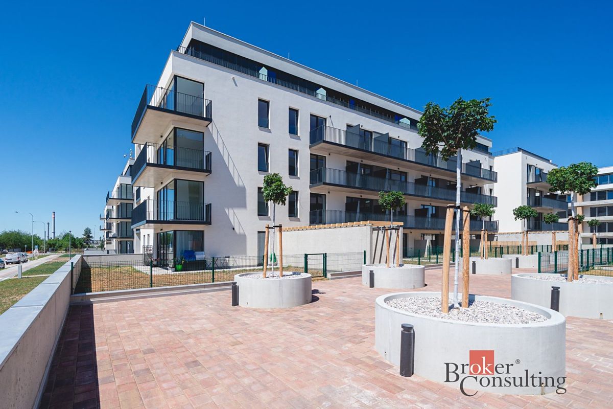 Pronájem bytu 1+kk 37 m²