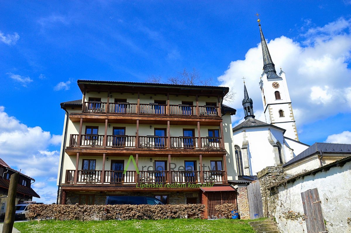 Prodej rodinného domu 525 m², pozemek 244 m² – fotografie 5
