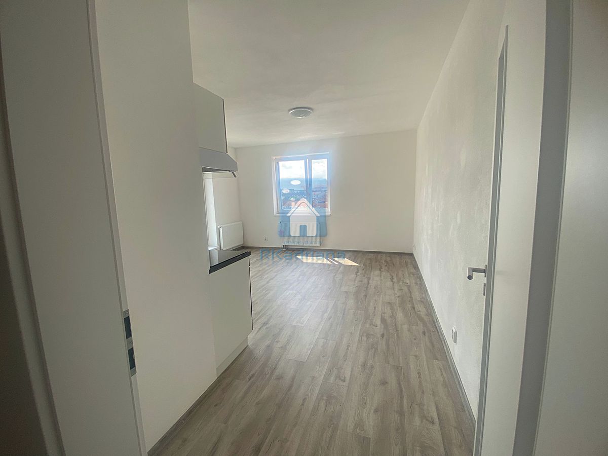 Pronájem bytu 2+kk 78 m² – fotografie 2