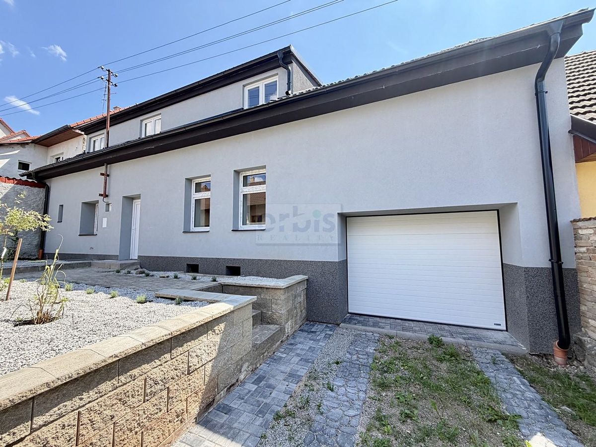 Prodej rodinného domu 240 m², pozemek 223 m² – fotografie 4