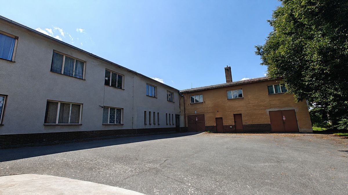 Prodej komerční nemovitosti 1055 m² – fotografie 2