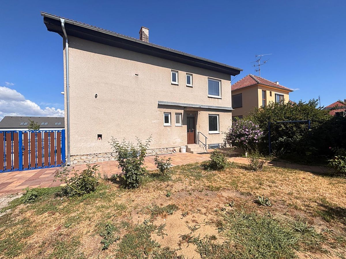 Prodej rodinného domu 214 m², pozemek 1328 m² – fotografie 3