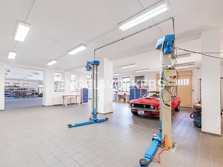 Prodej komerčního prostoru, 873 m² (9 z 15)