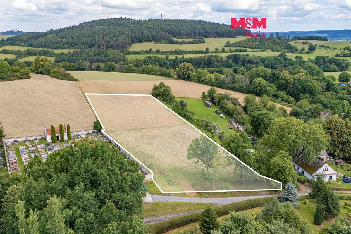 Prodej stavebního pozemku 6734 m², Nechvalice – fotka 1 z 3