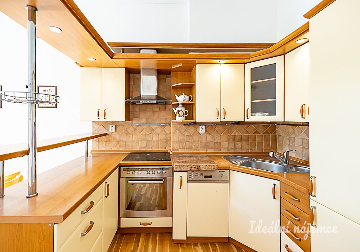 Pronájem bytu 2+1 77 m²