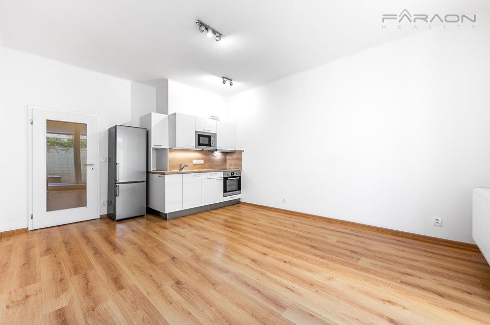 Pronájem bytu 1+kk 37 m²