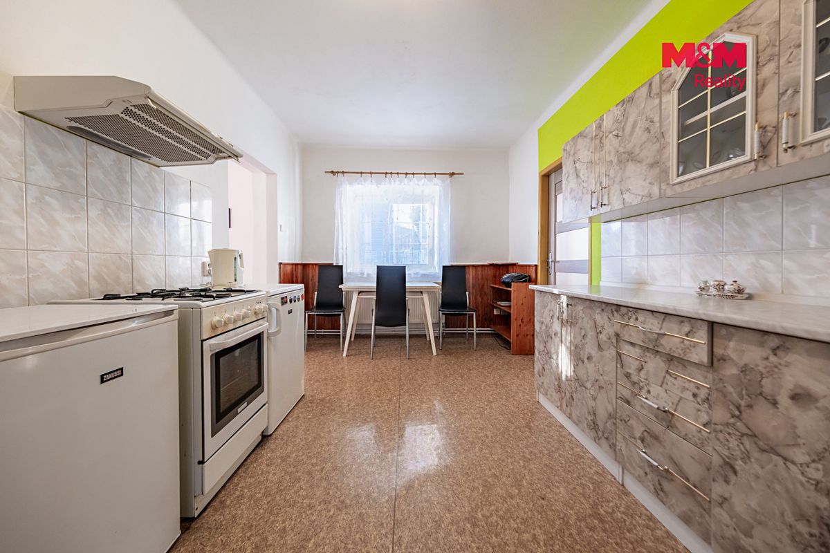 Prodej rodinného domu 86 m², pozemek 352 m² – fotografie 3