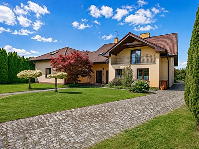 Prodej  vily 633 m², pozemek 7 465 m²