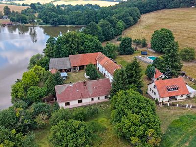 Prodej zemědělské usedlosti 550 m², pozemek 378010 m²