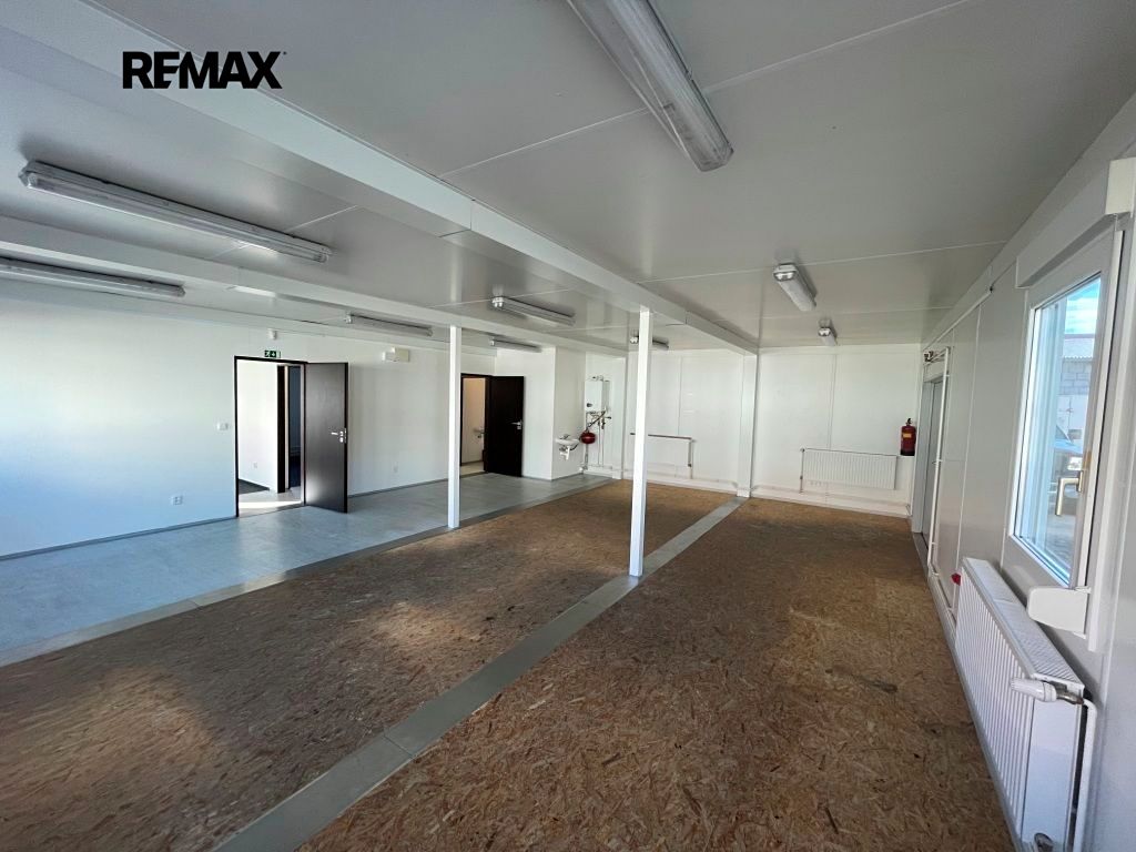 Pronájem obchodního prostoru 165 m² – fotografie 2