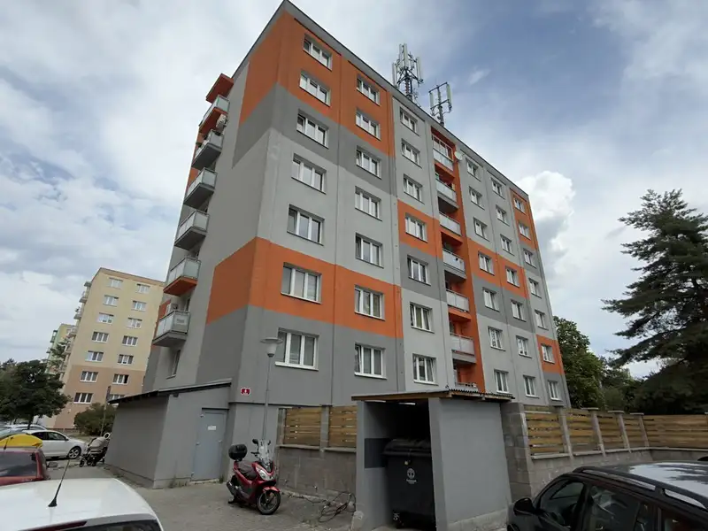 Pronájem bytu 3+1 60 m², Plzeň – náhled fotky 1