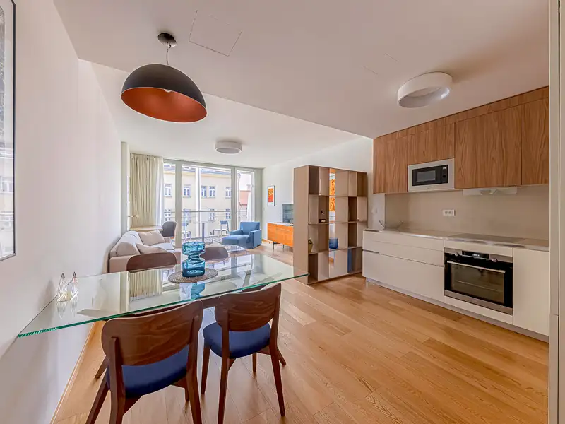 Pronájem bytu 2+kk 60 m², Praha – náhled fotky 1