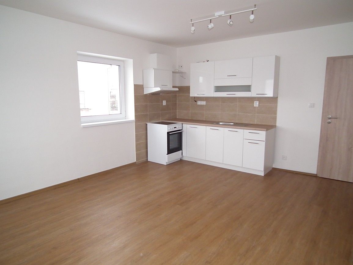 Pronájem bytu 2+kk 47 m² – fotografie 2