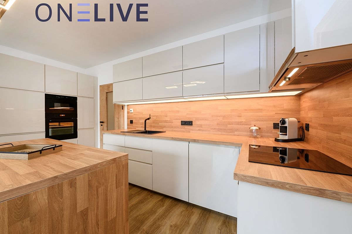 Pronájem bytu 3+kk 84 m²