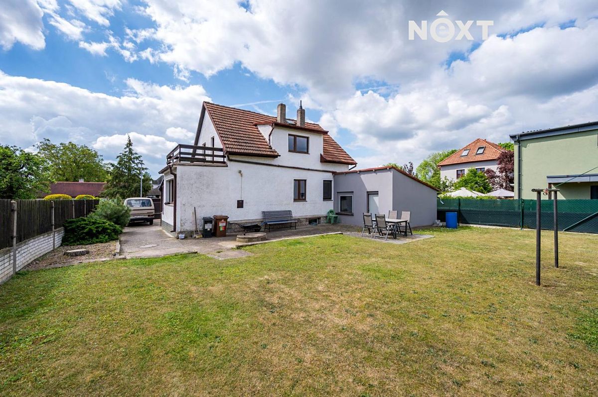 Prodej rodinného domu 175 m², pozemek 688 m² – fotografie 2