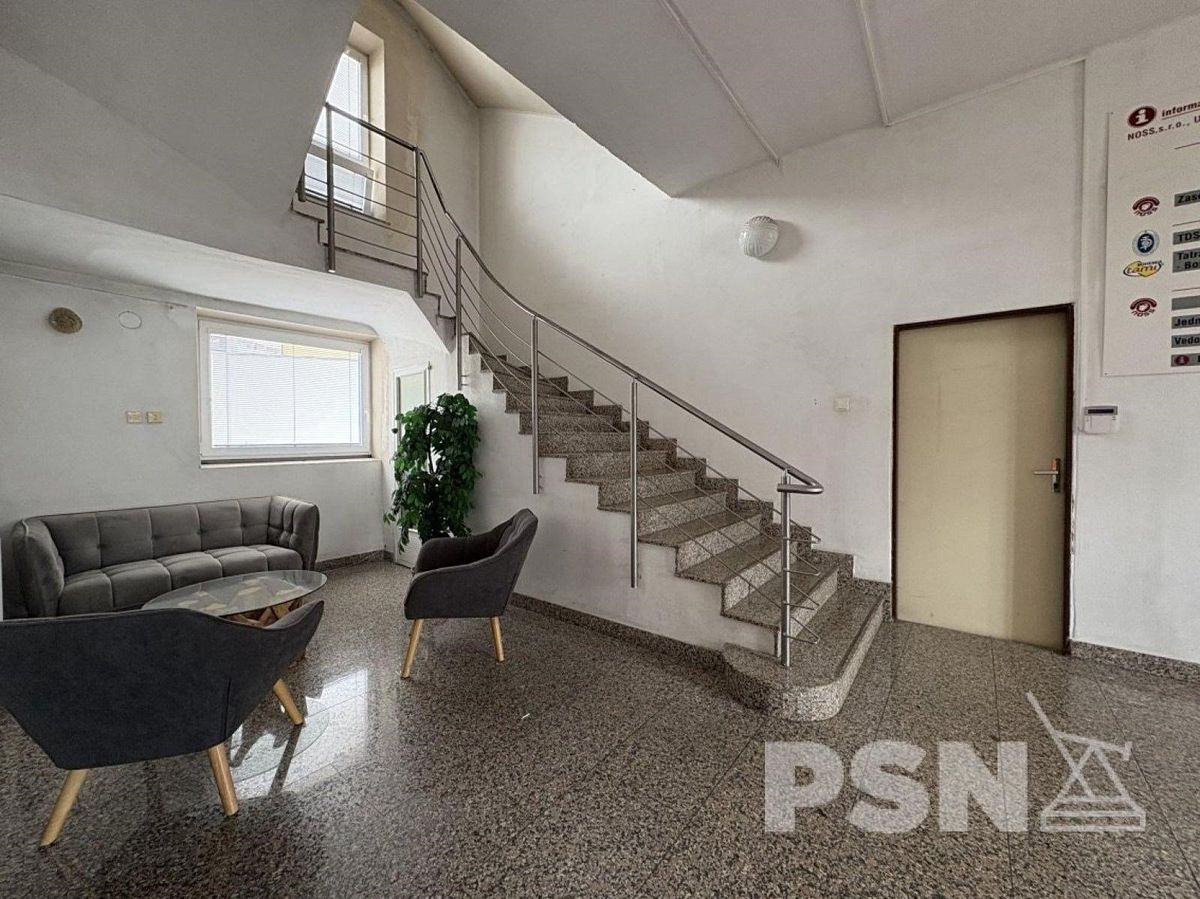 Pronájem kanceláře 111 m² – fotografie 2