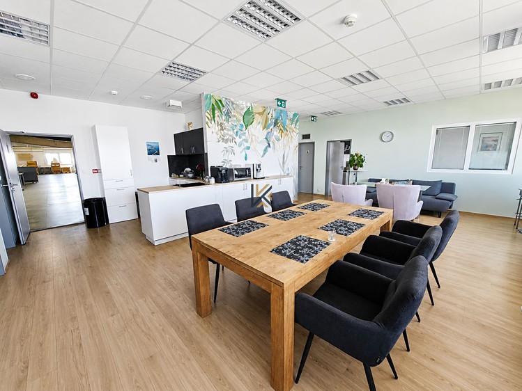 Комерційне приміщення в оренду, 554 м² (2 з 15)