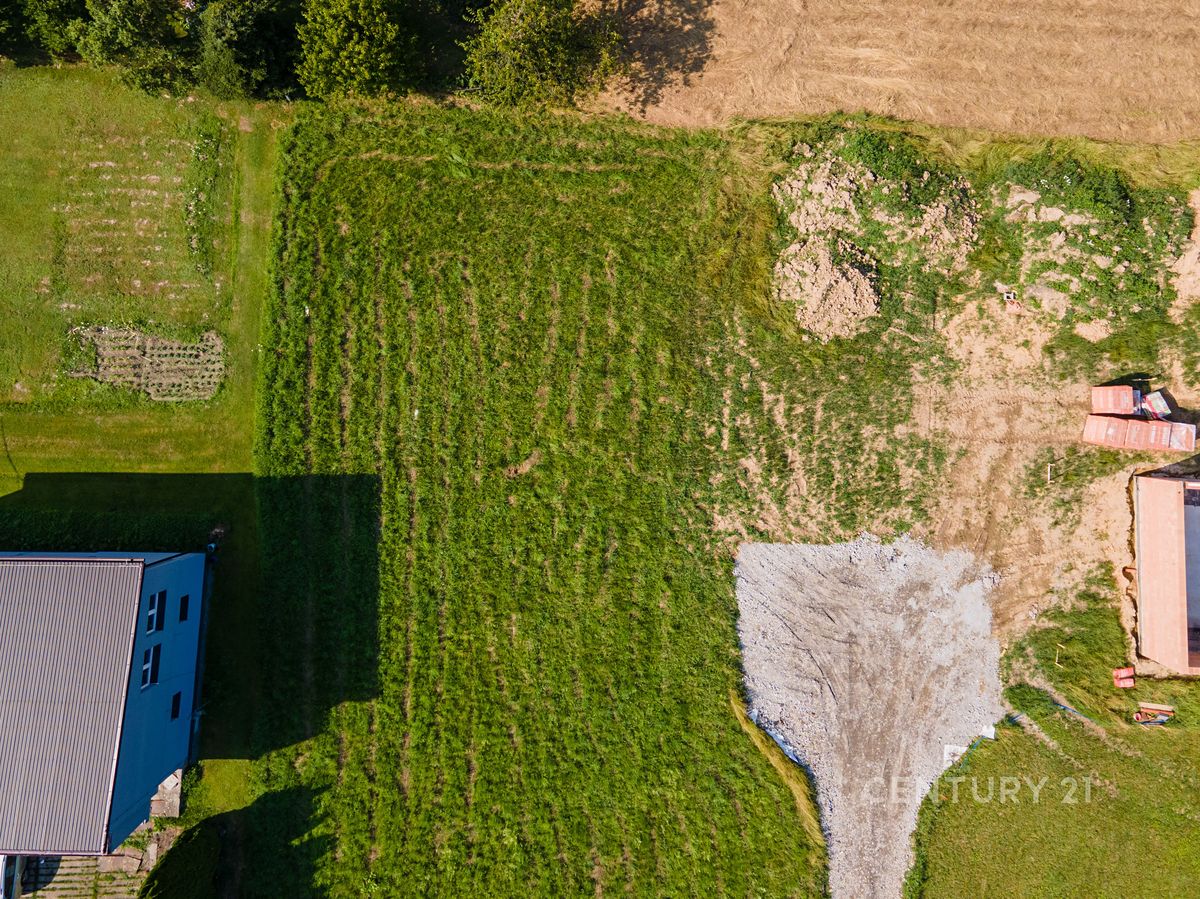 Prodej stavebního pozemku 910 m² – fotografie 2